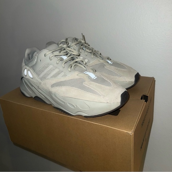 Yeezy 700 v1 SALT sz 11 - Picture 2 of 7